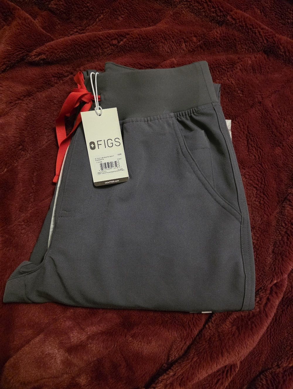 Figs Yola Charcoal in XS Regular